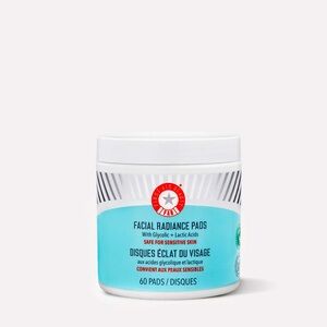 FIRST AID BEAUTY Facial Radiance Pads with Glycolic + Lactic Acids